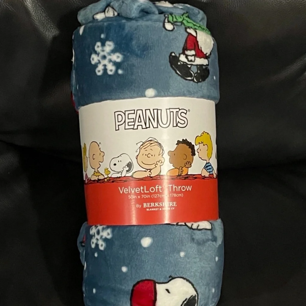 Peanuts Snoopy and Woodstock Best Christmas Plush Throw - Snoopy Christmas Throw